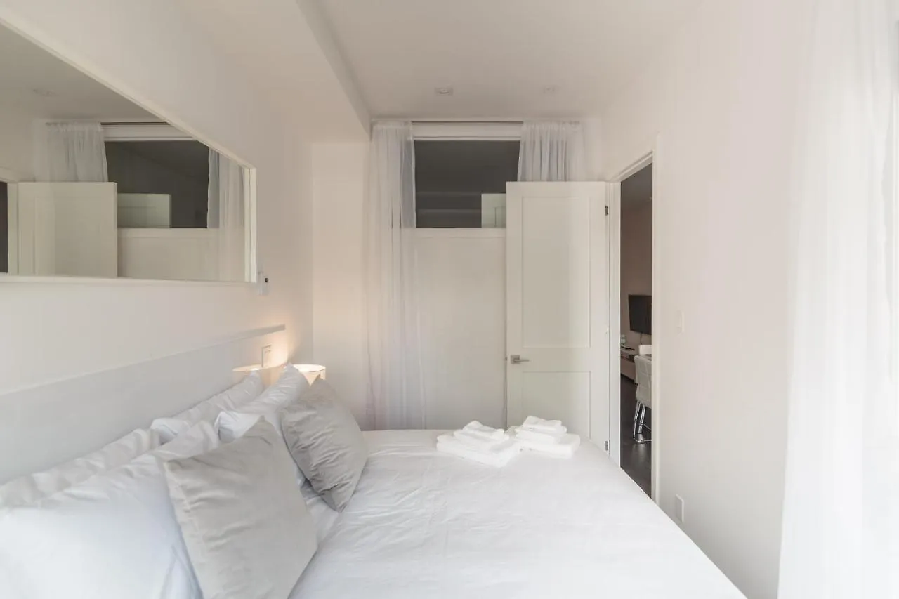 **** Aparthotel Parc Avenue Residences Mile End Montreal Canada